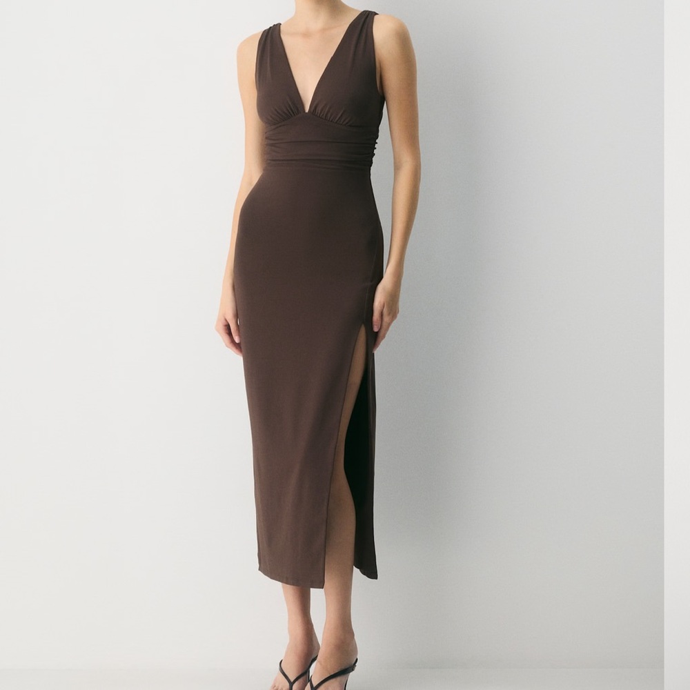 Aritzia Brown Sleeveless V-Neck Ruched Waist Maxi Dress - Picture 4 of 6